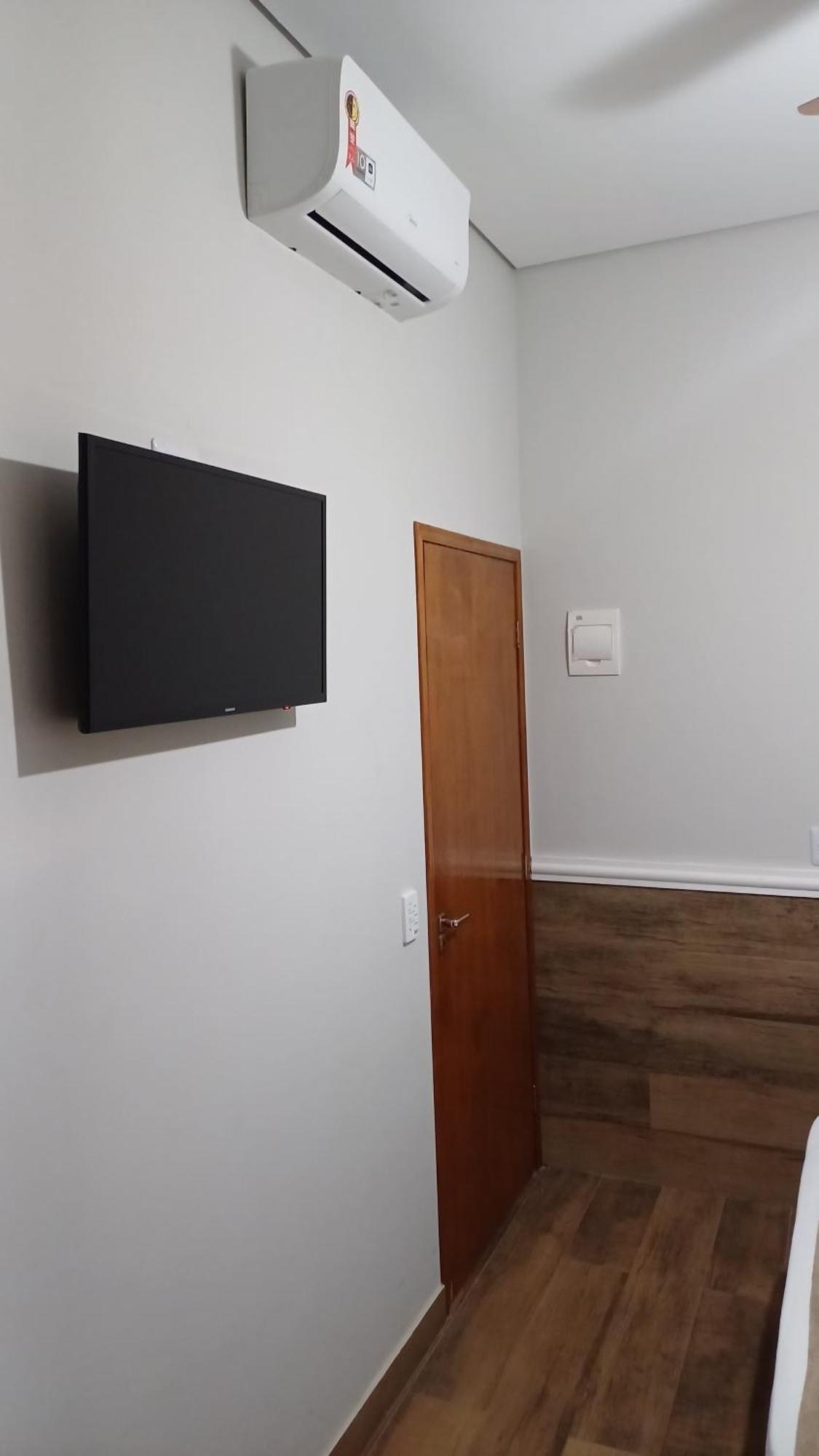 Hotel Nixon Proximo, Rodoviaria, Prefeitura E A Matriz Central Itaí エクステリア 写真