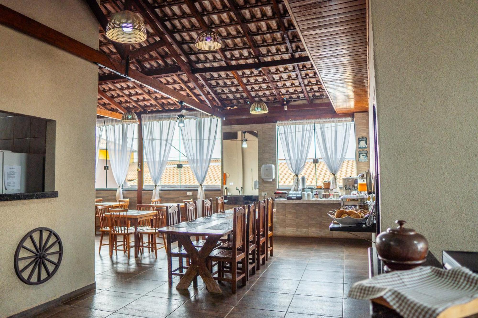 Hotel Nixon Proximo, Rodoviaria, Prefeitura E A Matriz Central Itaí エクステリア 写真