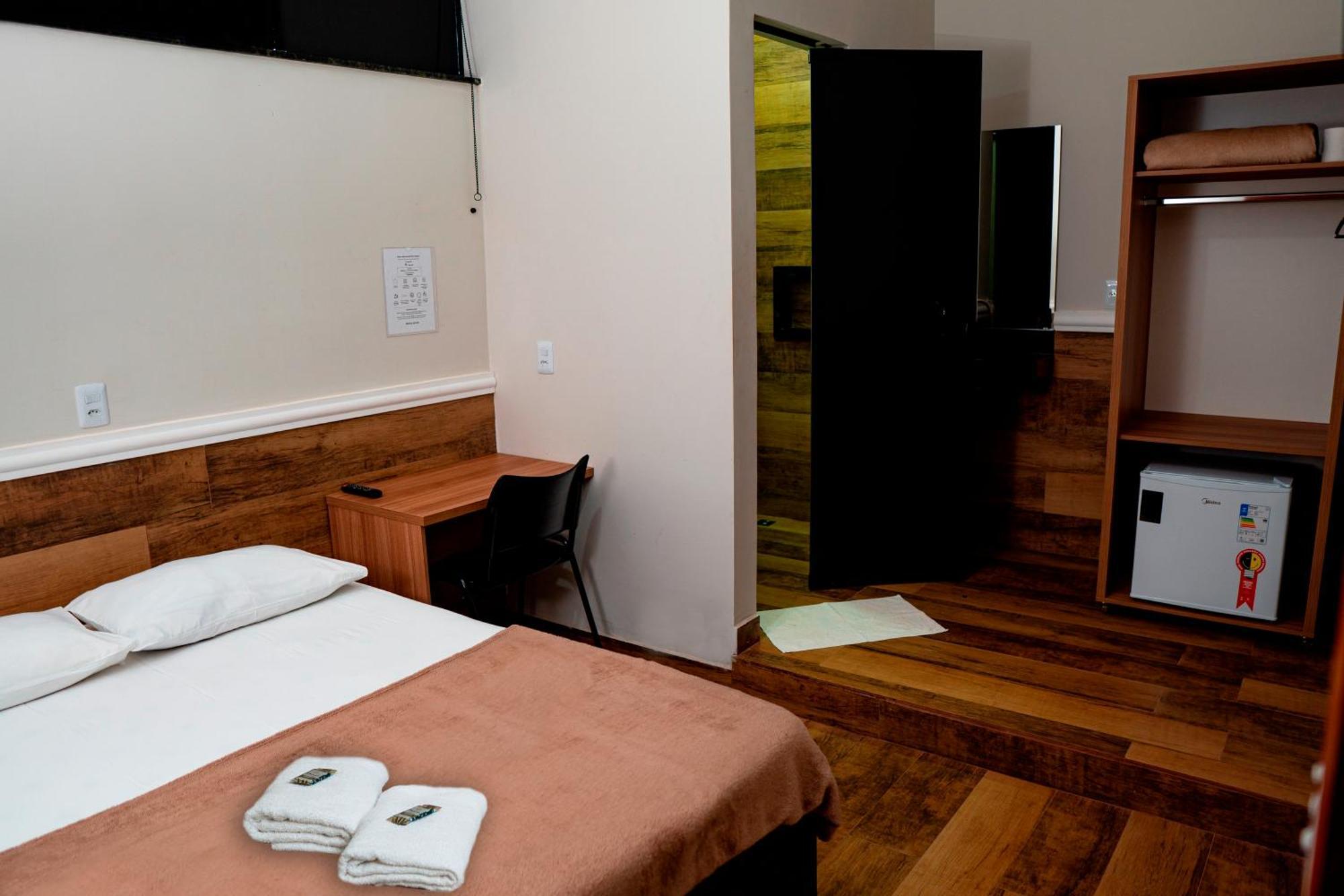 Hotel Nixon Proximo, Rodoviaria, Prefeitura E A Matriz Central Itaí エクステリア 写真