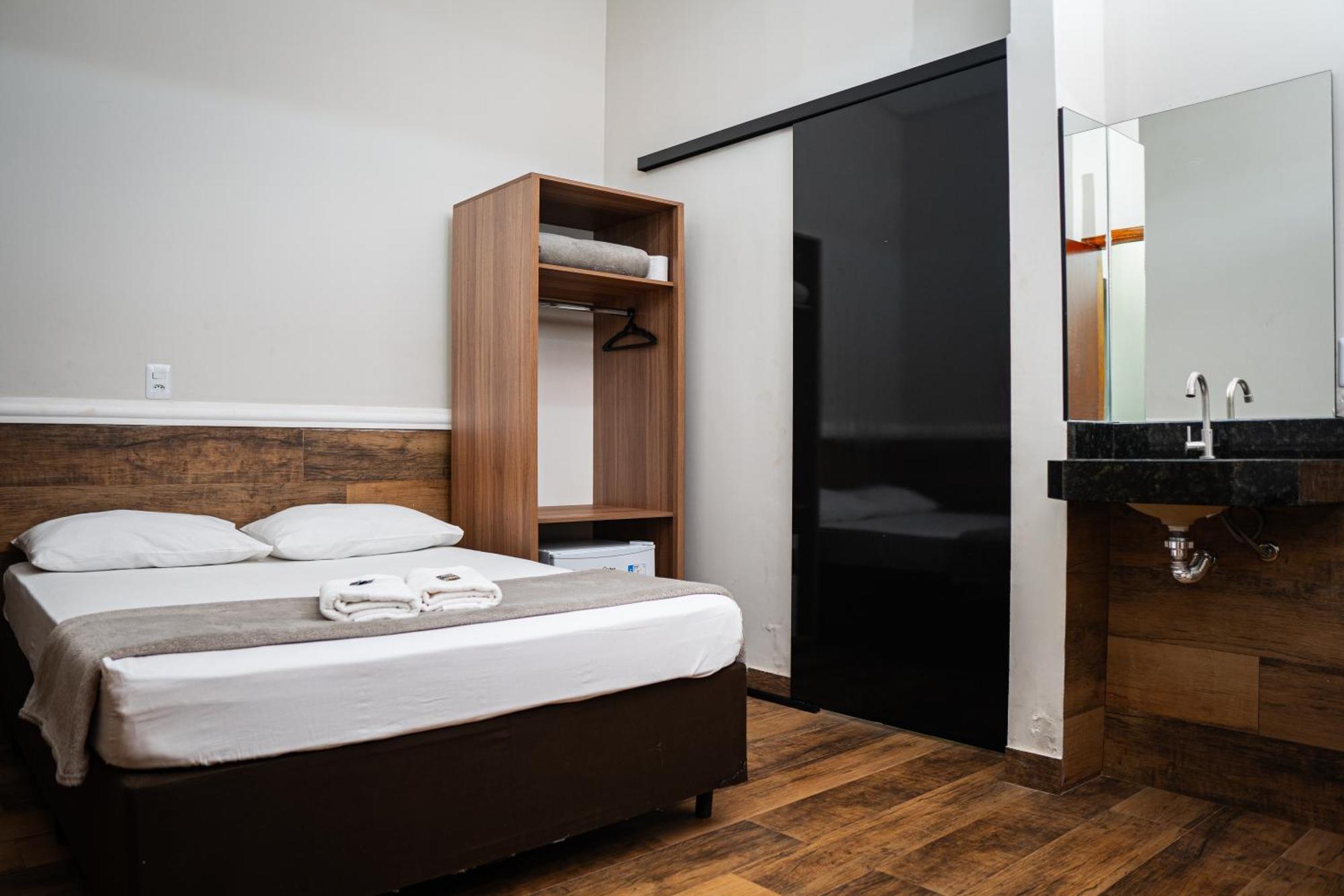 Hotel Nixon Proximo, Rodoviaria, Prefeitura E A Matriz Central Itaí エクステリア 写真