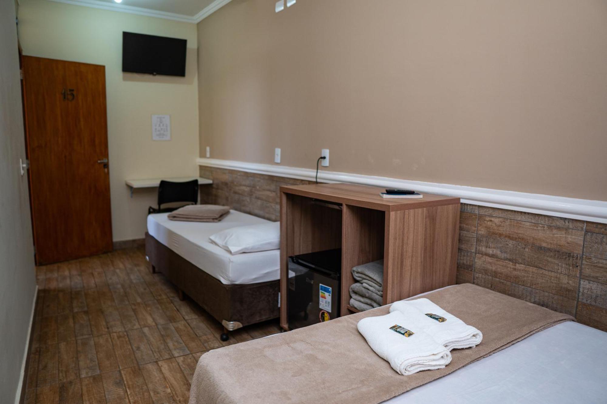 Hotel Nixon Proximo, Rodoviaria, Prefeitura E A Matriz Central Itaí エクステリア 写真