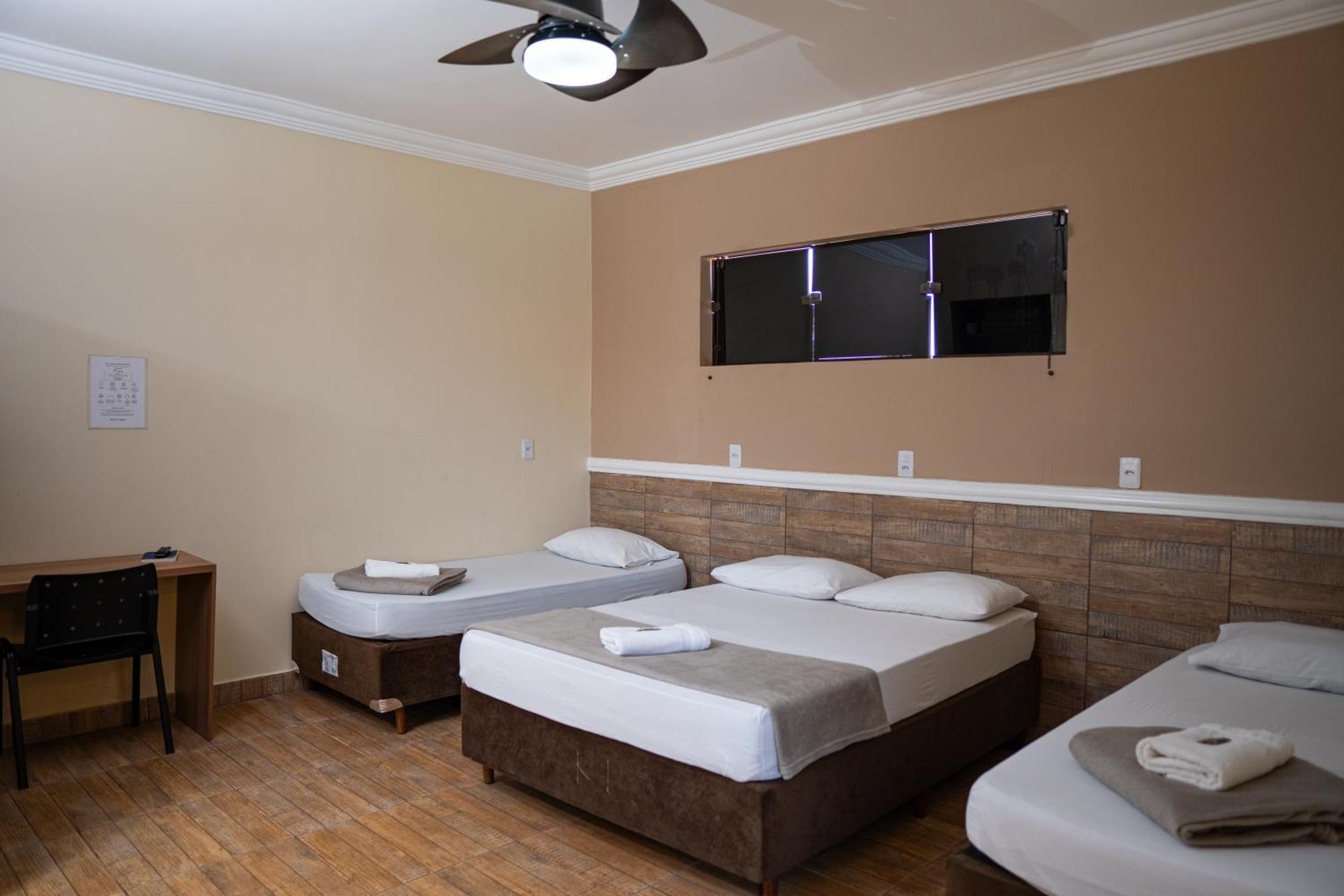 Hotel Nixon Proximo, Rodoviaria, Prefeitura E A Matriz Central Itaí エクステリア 写真