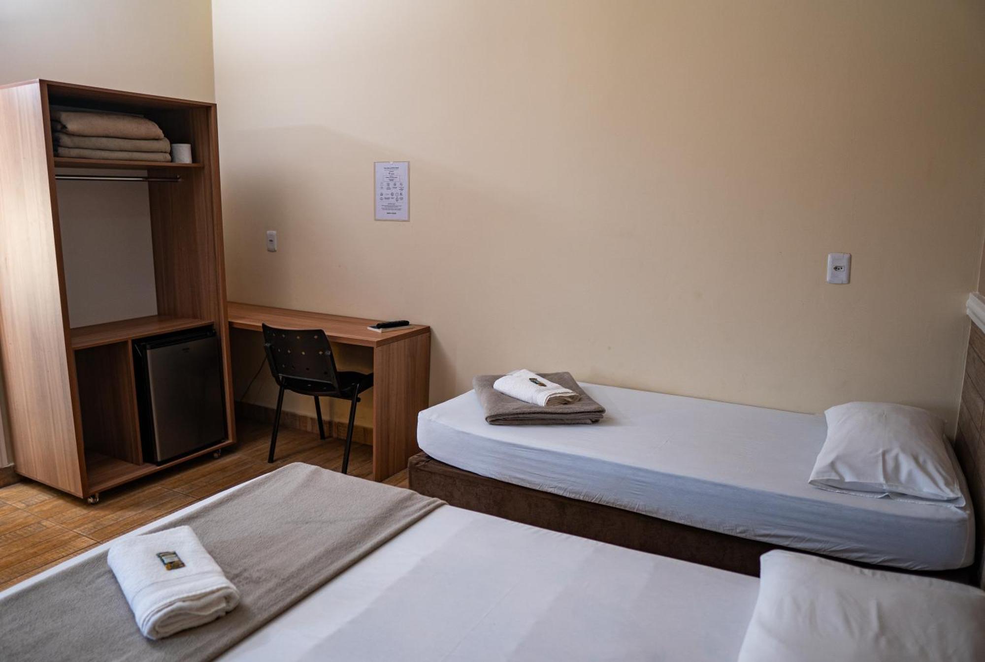 Hotel Nixon Proximo, Rodoviaria, Prefeitura E A Matriz Central Itaí エクステリア 写真