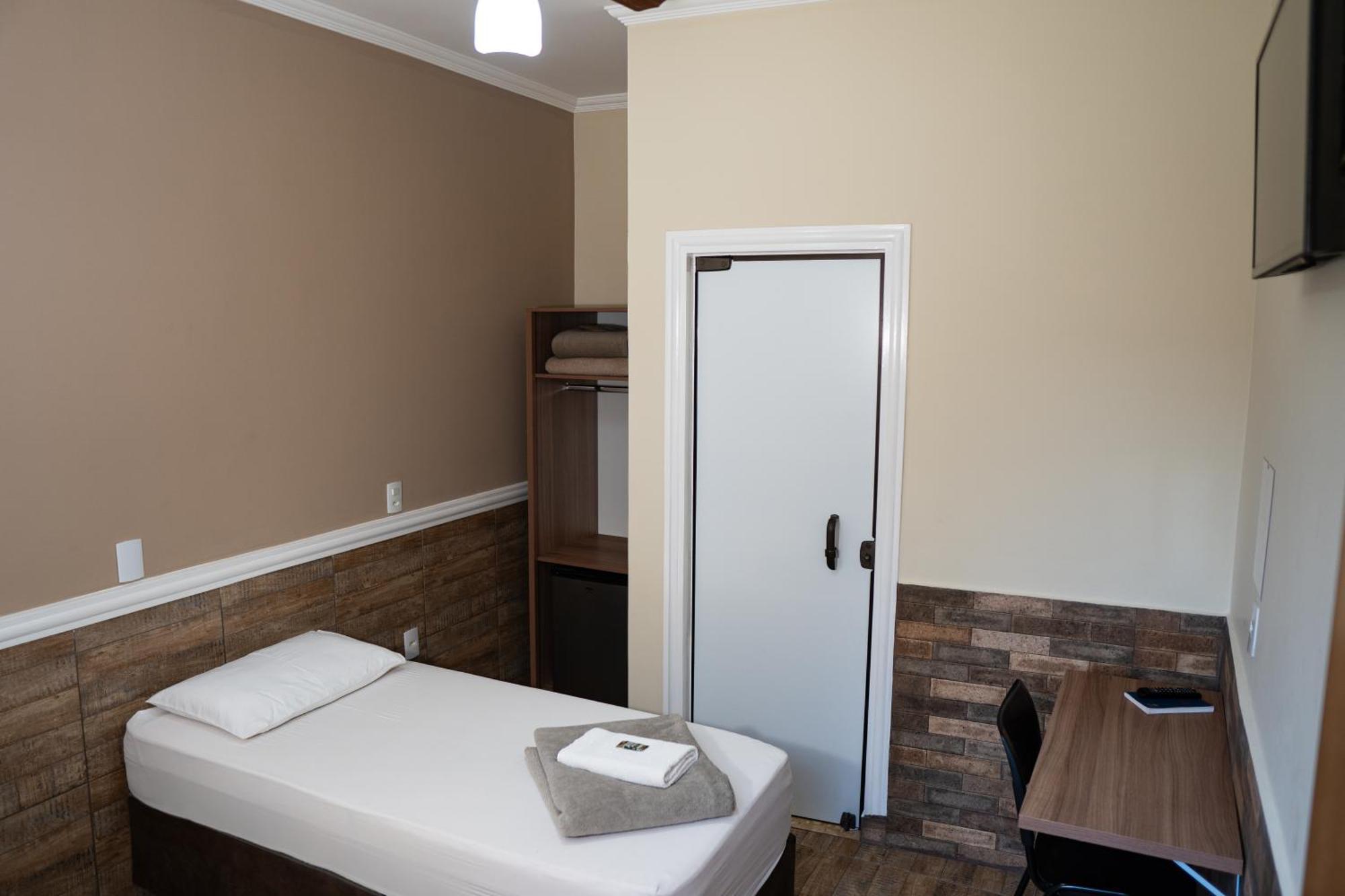 Hotel Nixon Proximo, Rodoviaria, Prefeitura E A Matriz Central Itaí エクステリア 写真